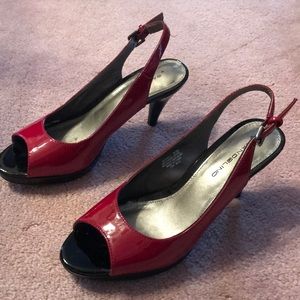 Red and black pattened leather pumps